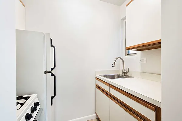 Rented by City Connections Realty | media 6