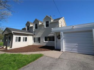 102 Norwood Ave, Gates, NY 14606