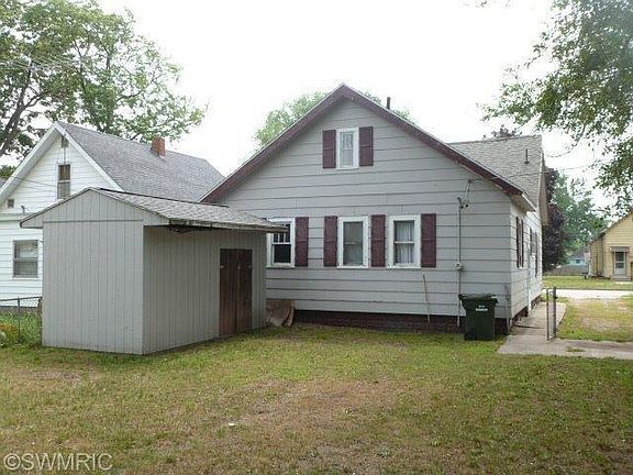 2nd image of 908 E Forest Ave