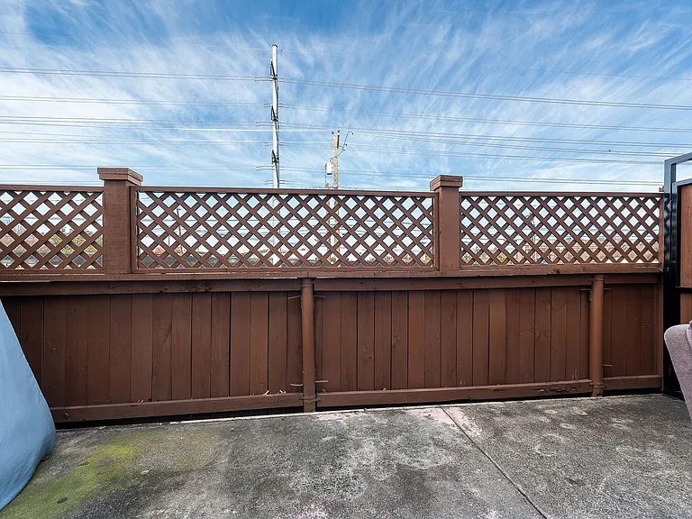 7815 Royal Ln #7815 — Photo 27