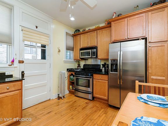 5th image of 1913 W Montrose Ave APT 1