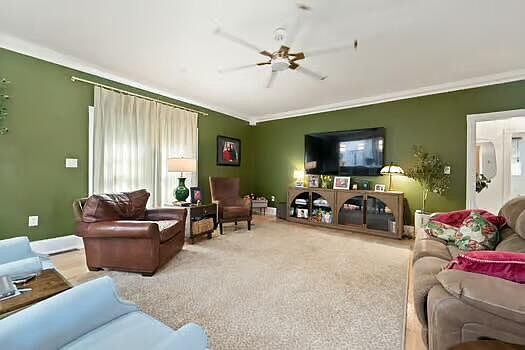 5th image of 42 Deerfoot Dr