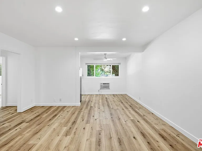 4916 Hazeltine Ave #2 — Photo 2