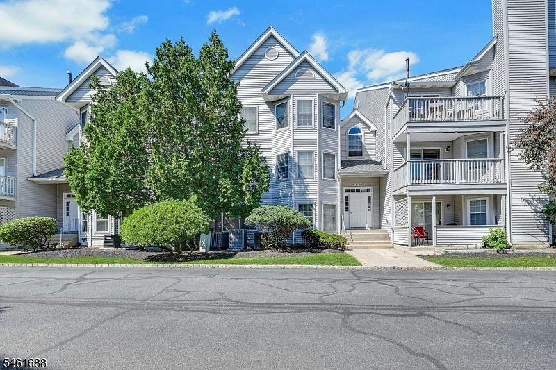 1st image of 105 Quartz Ln