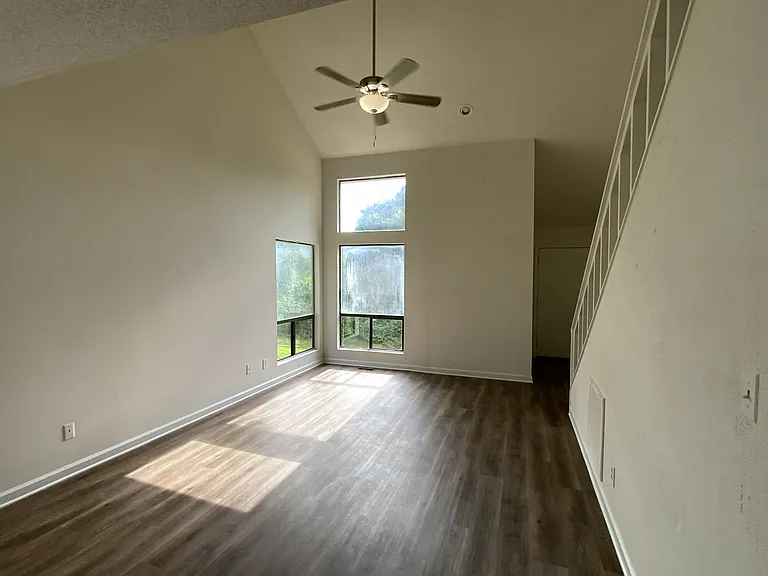 3977 Darryl Ln — Photo 4