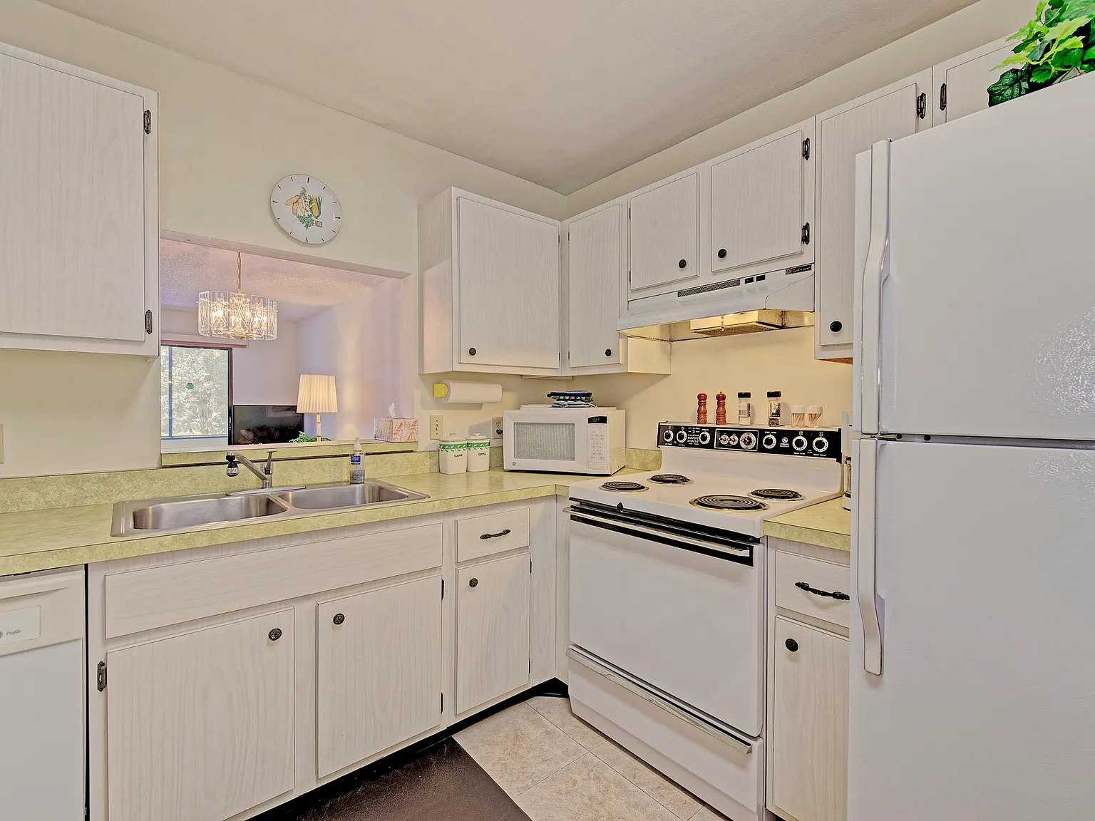2 bed, 1158 sqft, $1,600 — Photo 3