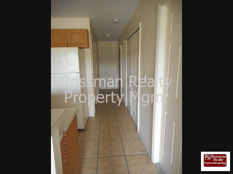 1st image of 443 Linden Ave S