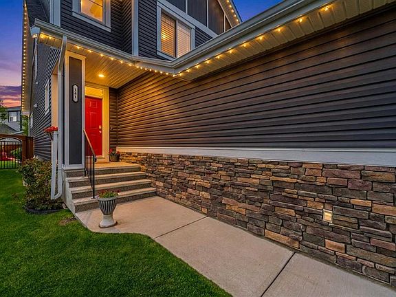 2nd image of 141 W Copperpond Bay SE
