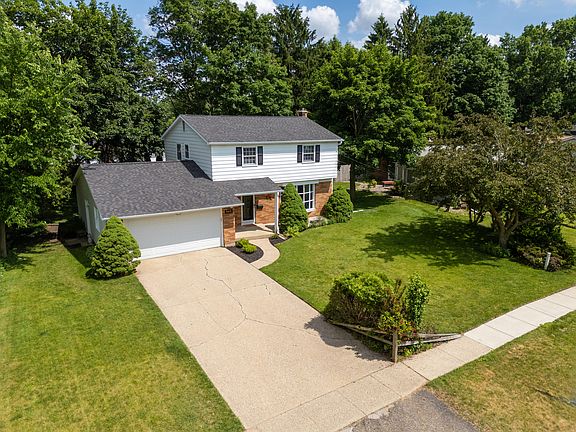 2nd image of 943 Boswell Ln