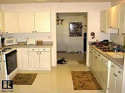Kitchen to Breakfast Area