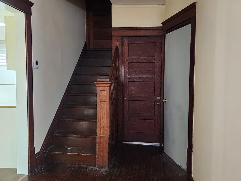 80 Hawthorne Ave #1 — Photo 9