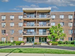 9445 Kenton Ave APT 106, Skokie, IL 60076
