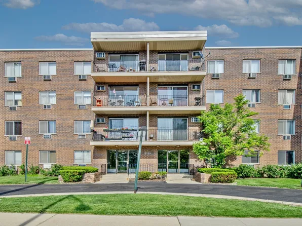 9445 Kenton Ave APT 106, Skokie, IL 60076