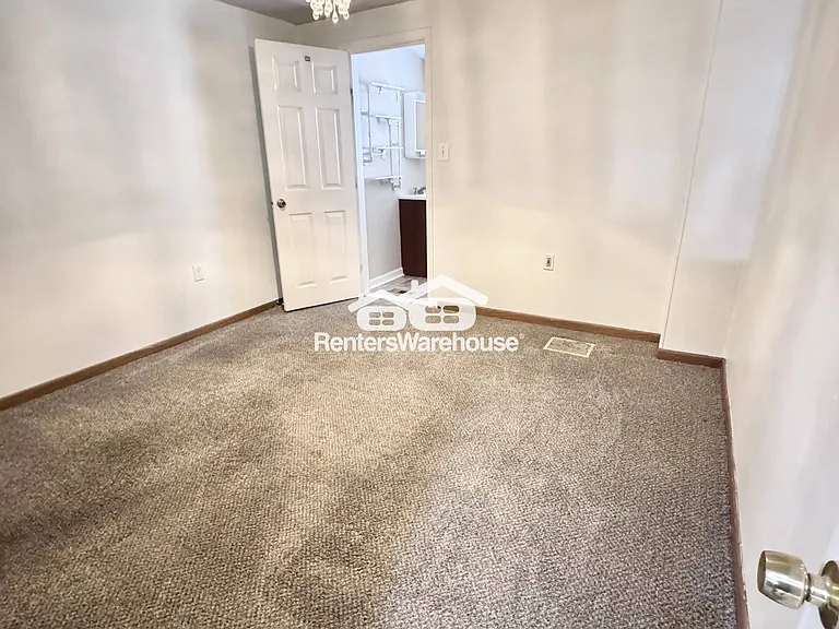 1516 Clarkson St — Photo 11