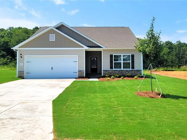 216 Macintosh Dr, King, NC 27021