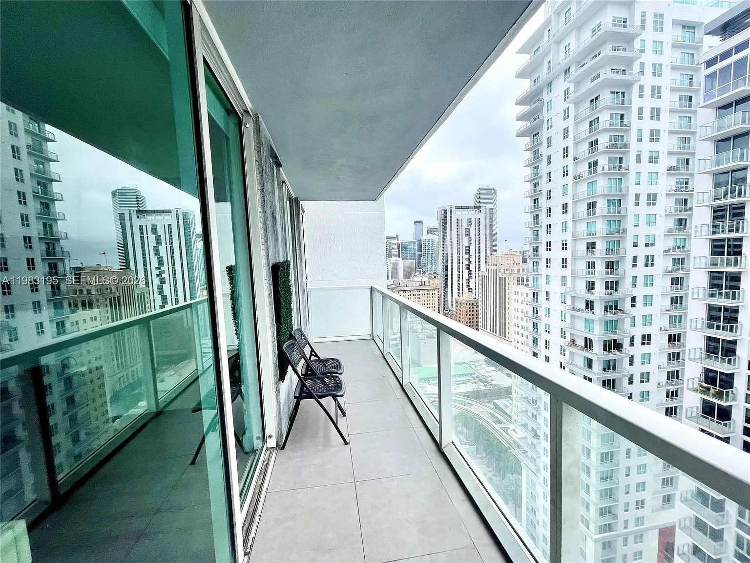 Vizcayne South Condo — Photo 1