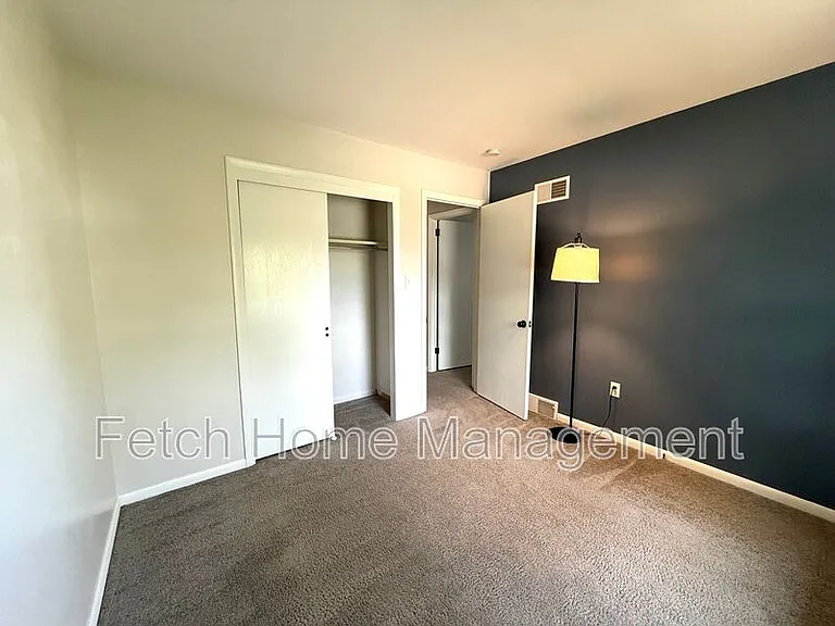417 Surrey Dr — Photo 18