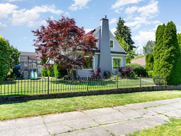 1525 45th Ave SW, Seattle, WA 98116