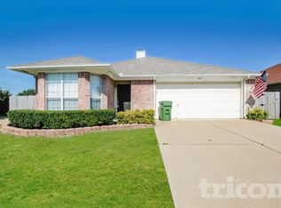 7032 Rovato Dr, Arlington, TX 76001