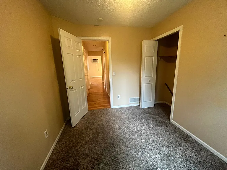 900 Wescott Sq — Photo 10