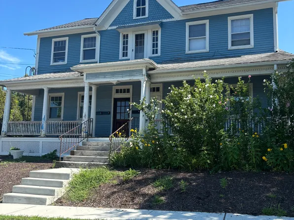 24 Broadway St, Colchester, CT 06415
