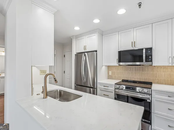 300 Johnson Ferry Rd NE Unit B601, Atlanta, GA 30328