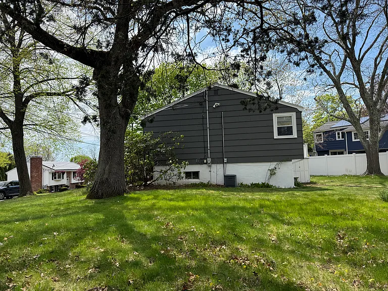 53 Dickson Ave — Photo 25