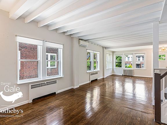 4th image of 10008 Ascan Ave