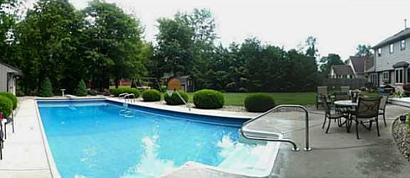 2nd image of 527 Crestwood Ct