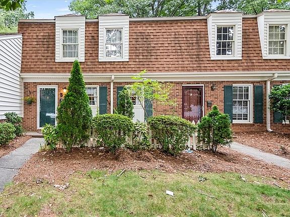2nd image of 3313 Regents Park Ln Unit B