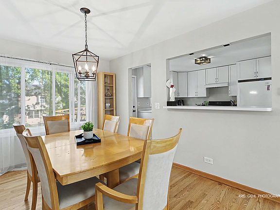 4th image of 302 Appleton Dr