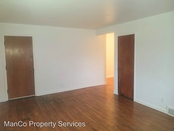 3rd image of 538 Lamont Dr APT 2