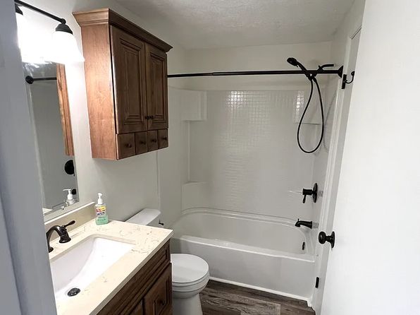 1630 Jefferson Ridge Dr #1