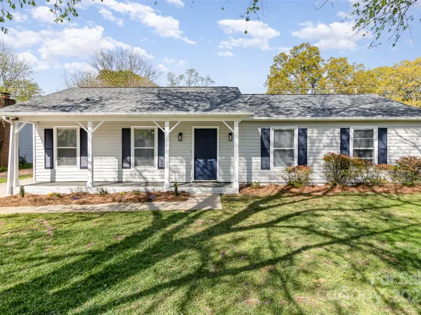 3512 Oxford Hill Ct, Charlotte, NC 28269