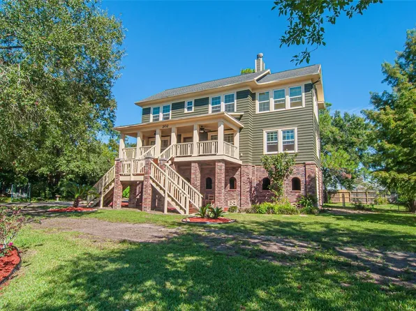 202 Meadowlawn St, La Porte, TX 77571