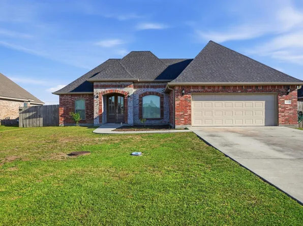 632 Woodland St, Iowa, LA 70647