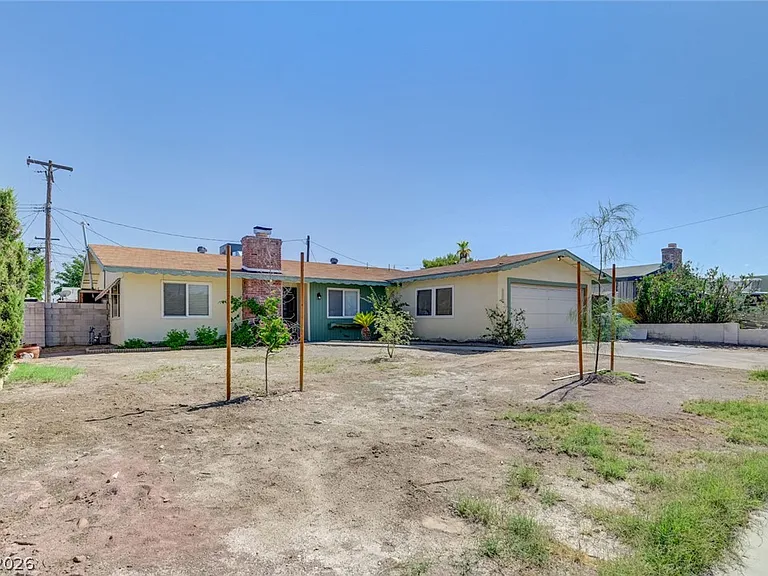3917 W Oakey Blvd — Photo 2