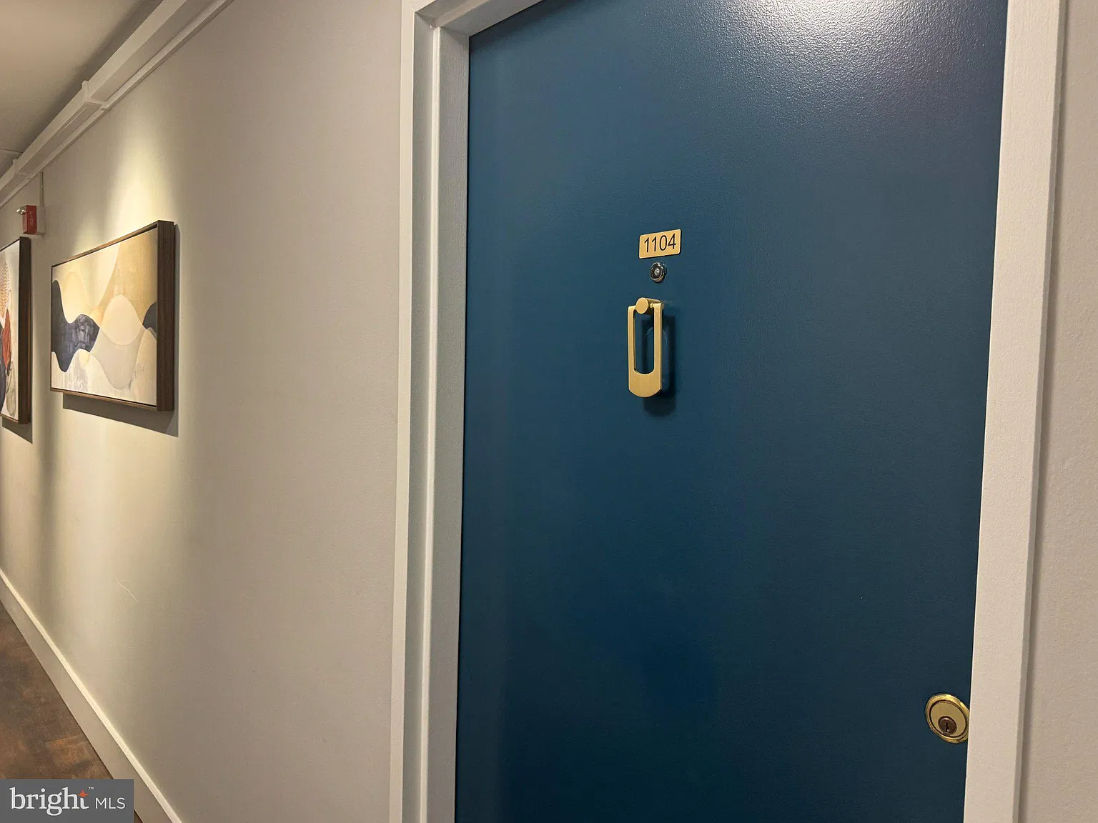 1 bed, 1.0 bath, 827 sqft, $1,995 — Photo 3
