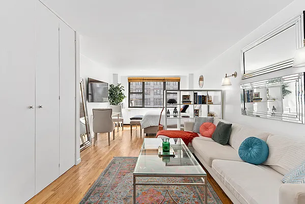 Sold by Compass | media 8