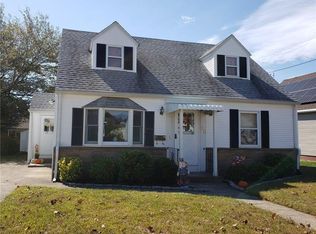 20 Oakland Dr, West Warwick, RI 02893