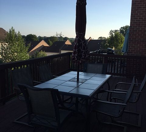 5th image of 3135 Woodsedge Dr