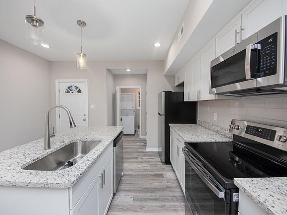 5th image of 2412 Marion Mashore St #2412