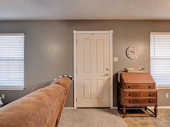 5th image of 229 Sierra Dr