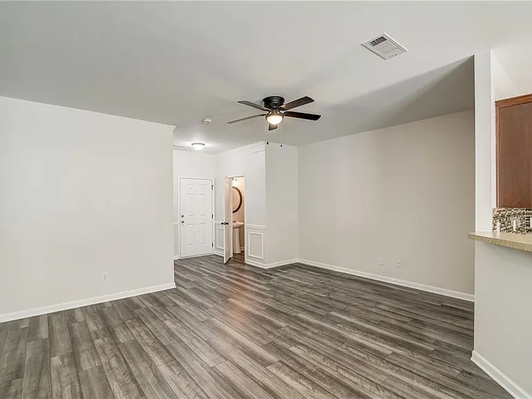 544 Oakside Pl — Photo 3