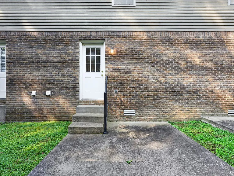 Baltimore Drive - 1731 — Photo 28