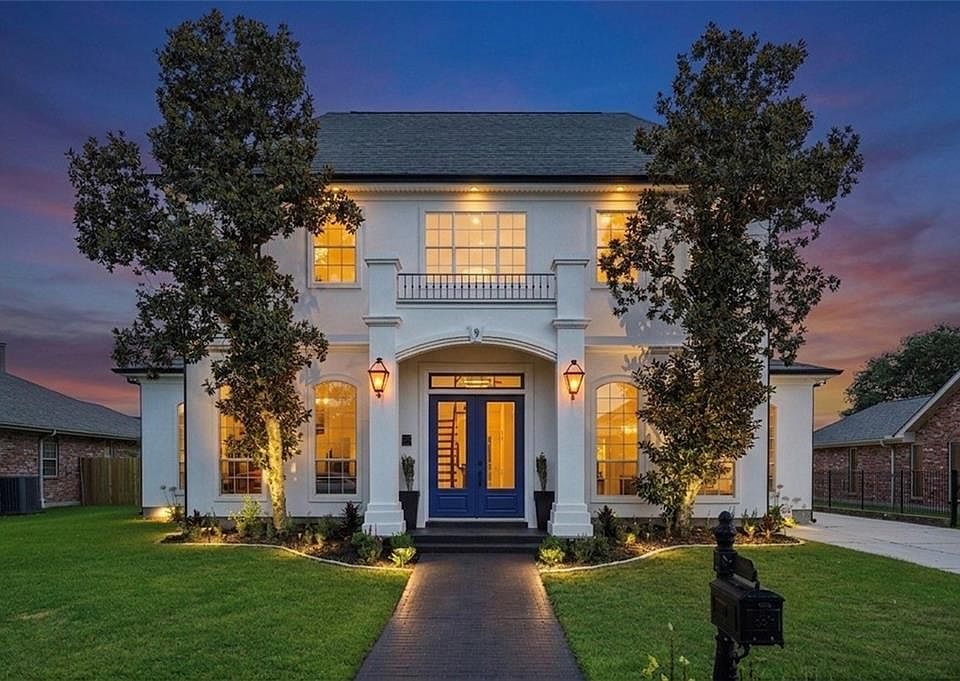 1st image of 9 Woodlake Blvd