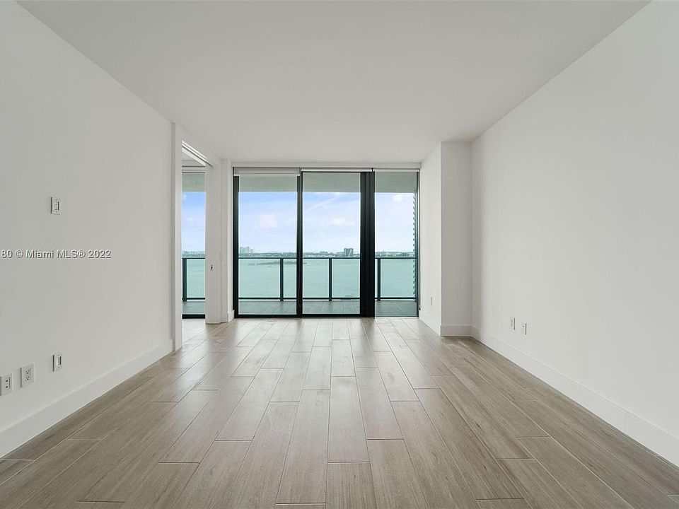 1st image of 650 NE 32nd St Unit 1905
