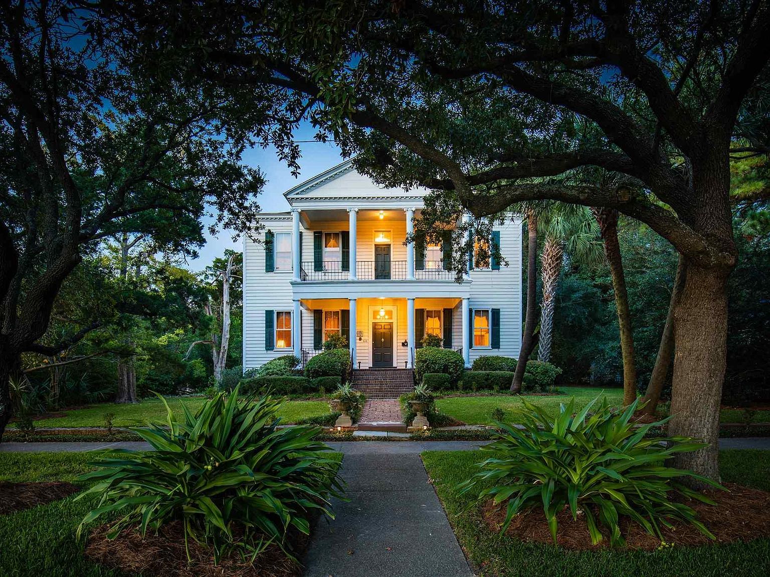 528 Front St., SC 29440 Zillow