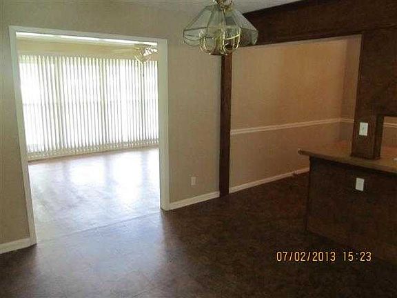 3rd image of 1896 Sunnymeade Dr