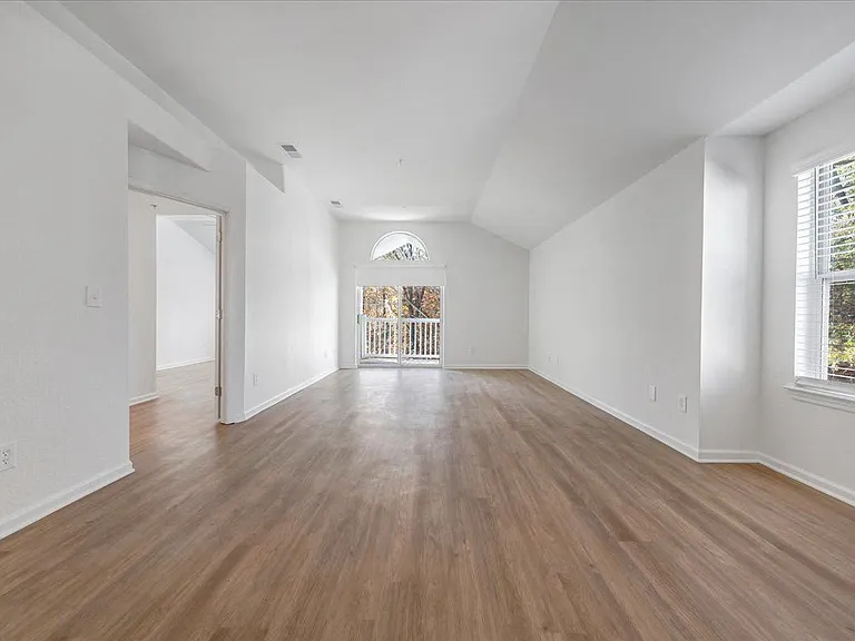 The Vinings Apartments — Photo 21